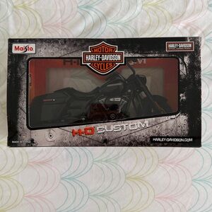 Harley-Davidson Black and Silver Motorcycle Model